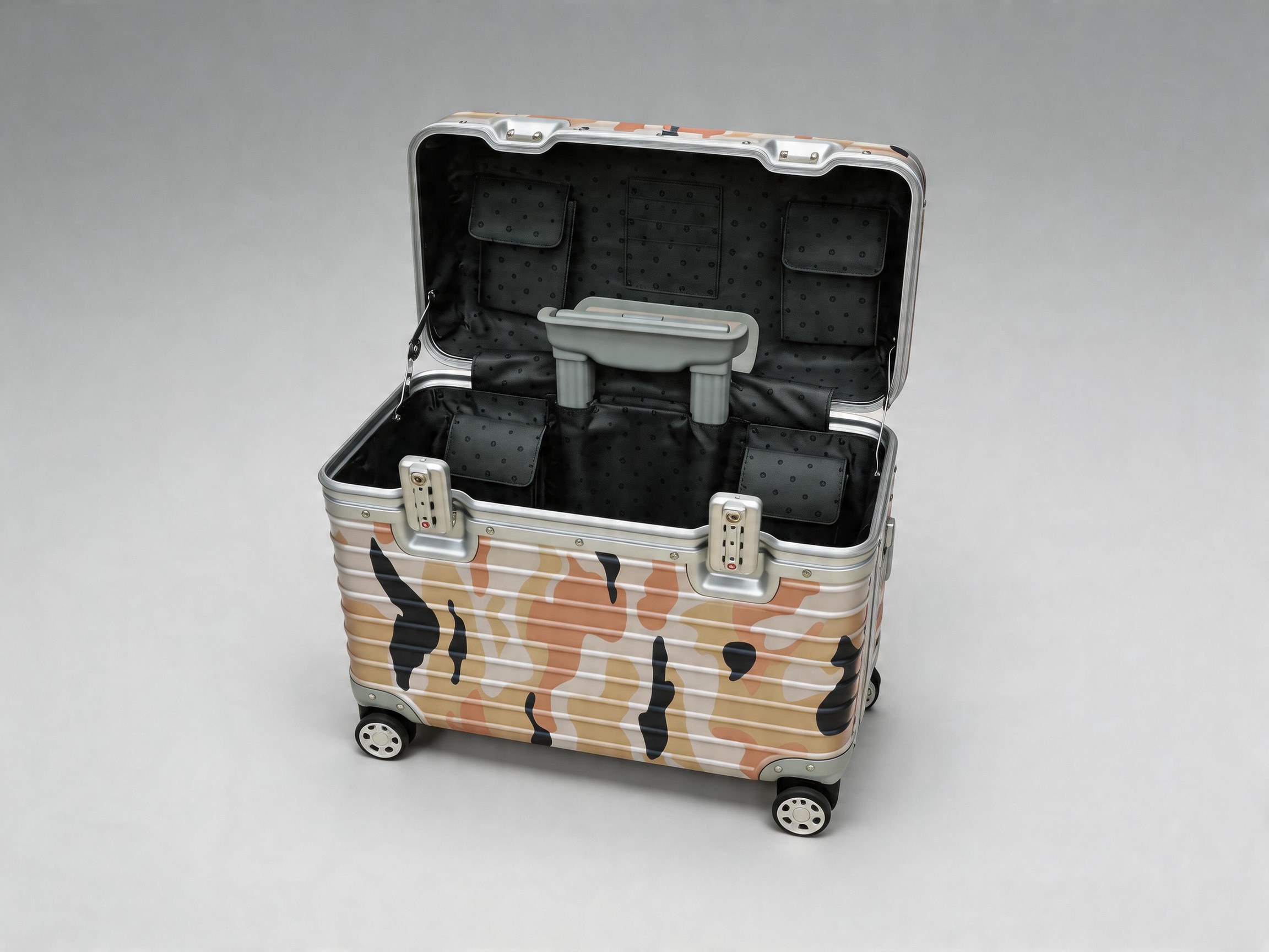 /attachment/1/source/Aluminum_Camouflage_Flight_Case_Valise_Trollycase_Trunk_Travel_Bag_Trolley_Bag_OEM_ODM_Carry_on_Suitcase6_1622.jpg