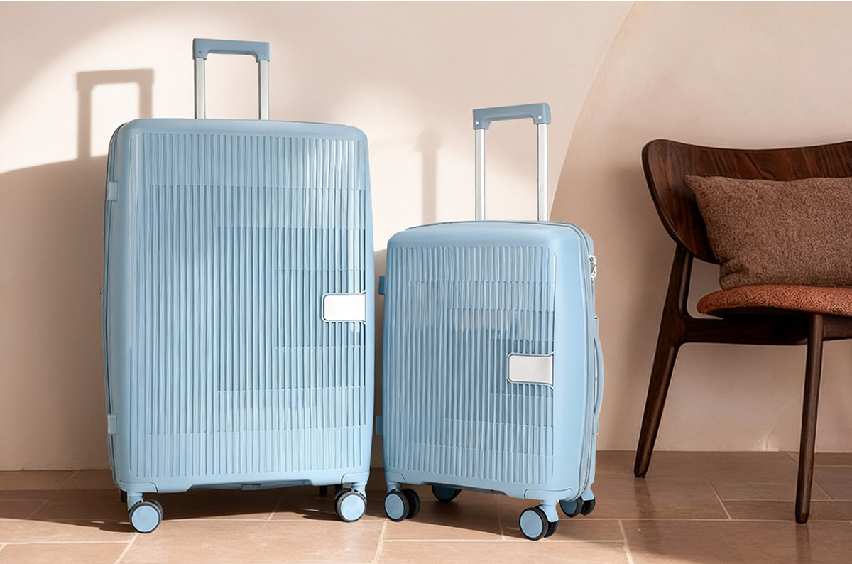 /attachment/1/source/Lightweight_PP_Material_3-Piece_Luggage_Set_with_360_Silent_Spinner_Wheels__TSA_Lock_Expandable_Design_Durable_Travel_Suitcase_Set1_1305.jpg