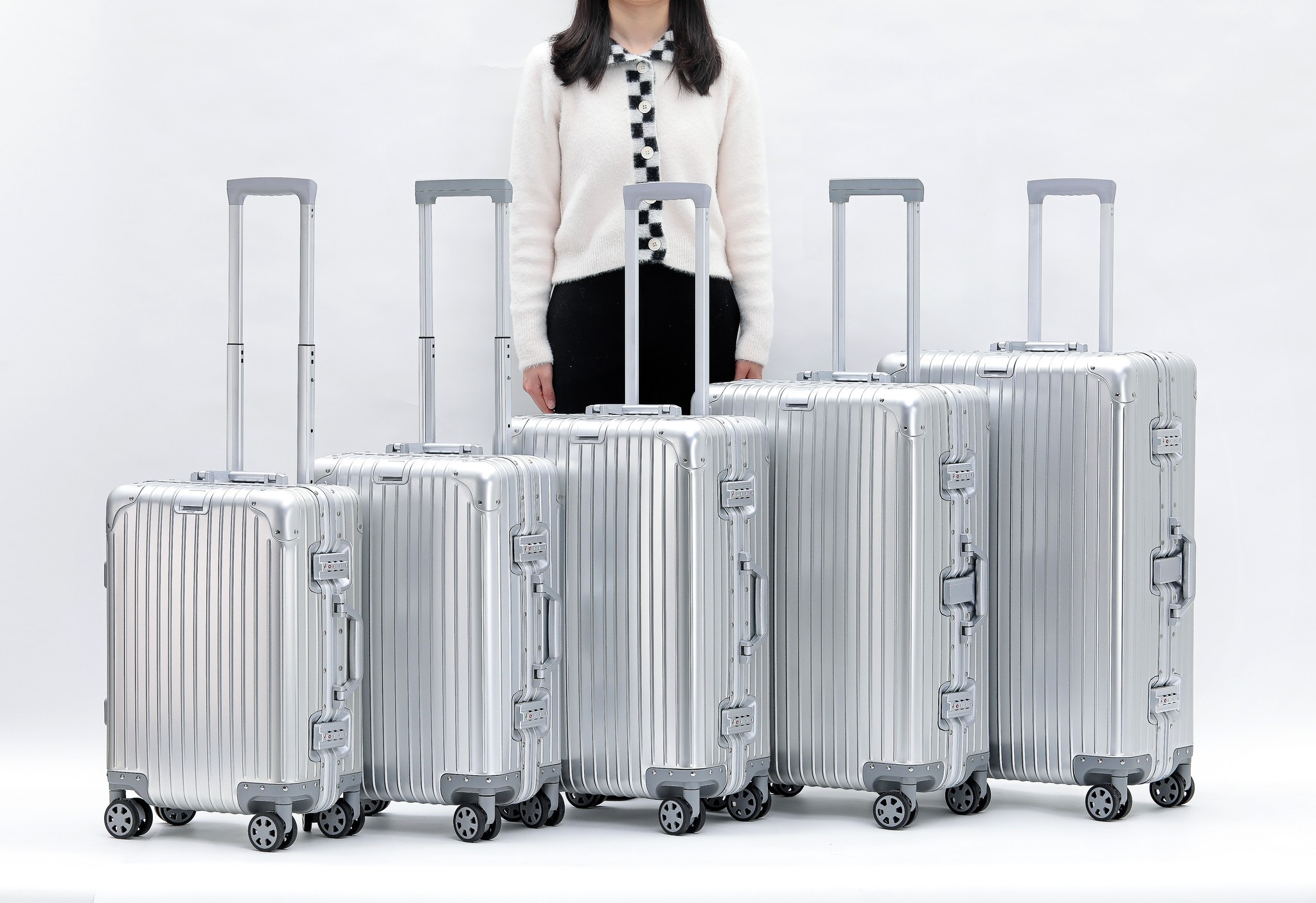 /attachment/1/source/full-aluminum-luggage-5-sizes-family-set-tb1801-2048_2437.jpg