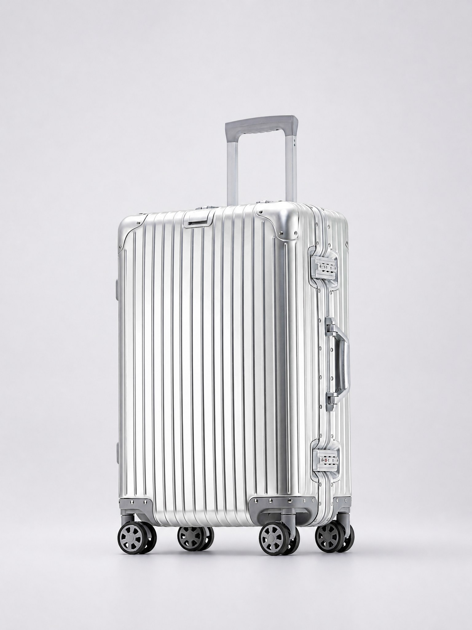 full-aluminum-luggage-front-view-gray-background-tb1801